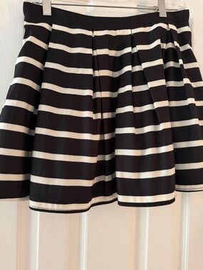 Forever 21 Black and White Striped Pleated Skater Skirt